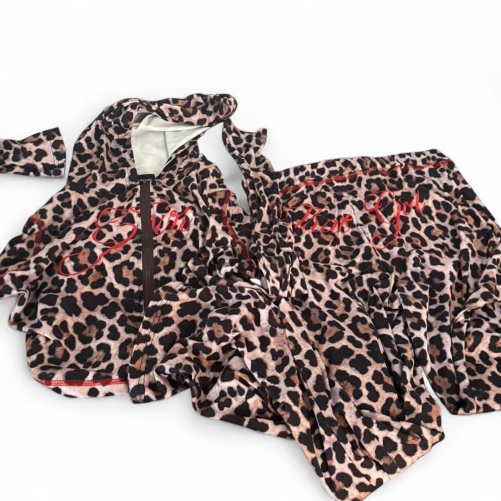 That girl leopard two piece